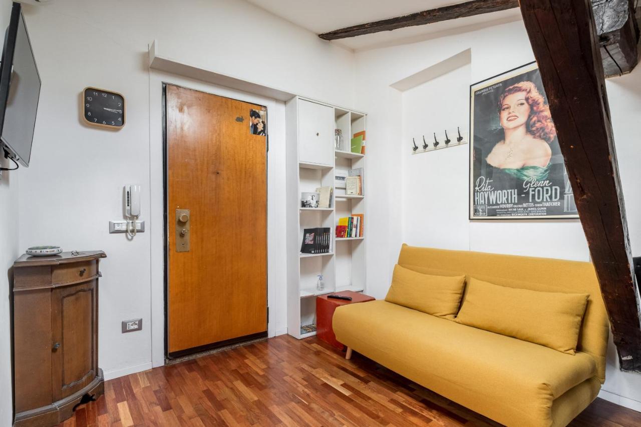 La Mansarda Di Via Zamboni By Wonderful Italy Apartment Bologna Luaran gambar
