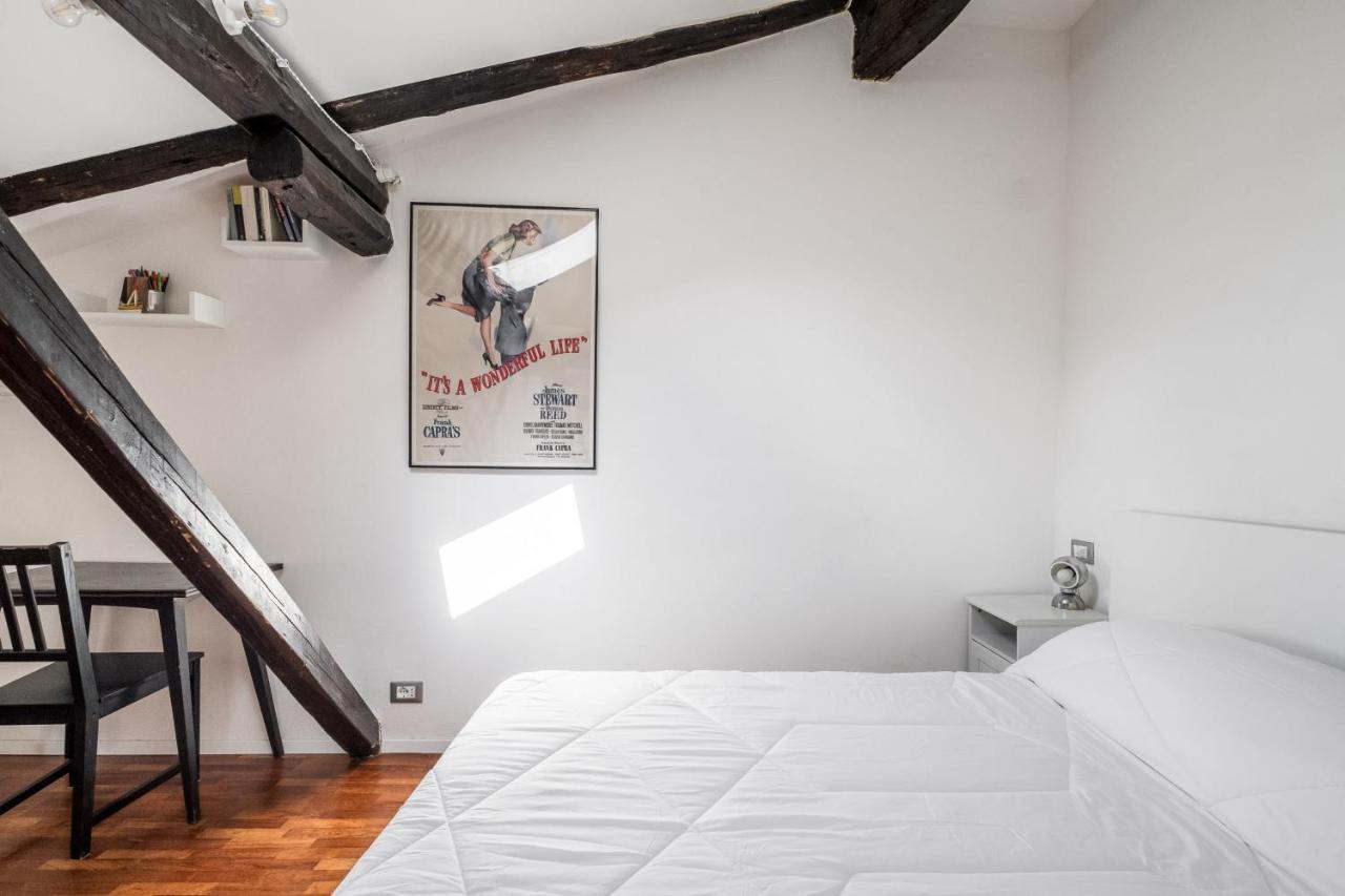 La Mansarda Di Via Zamboni By Wonderful Italy Apartment Bologna Luaran gambar